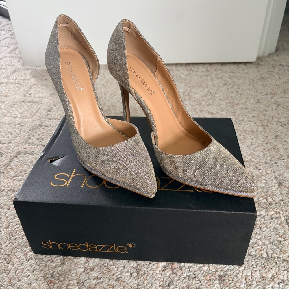 Shoe Dazzle Women's Gold Heels